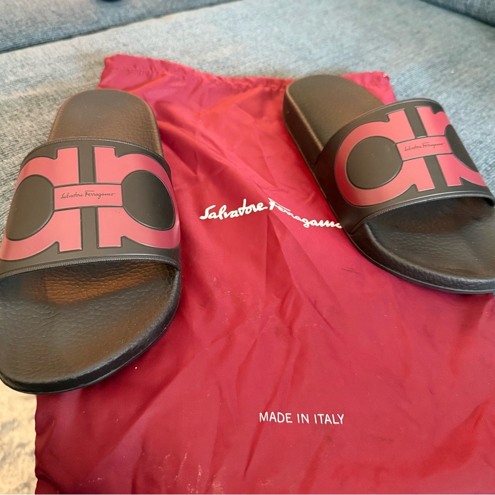 Salvatore Ferragamo Black & Burgundy Logo Slide Sandals. Women 9 Men 7.5